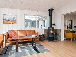 6 Person Holiday Home in Ringkobing