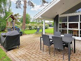 5 Star Holiday Home in Vaeggerlose