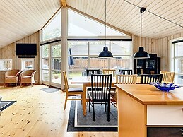 5 Star Holiday Home in Vaeggerlose