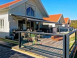 4 Star Holiday Home in Stromstad