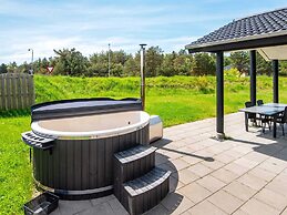 5 Star Holiday Home in Romo