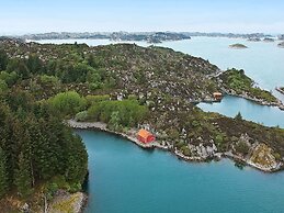 5 Star Holiday Home in Urangsvag