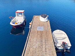 5 Star Holiday Home in Urangsvag