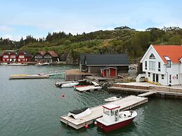 5 Star Holiday Home in Urangsvag