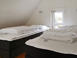 5 Star Holiday Home in Urangsvag