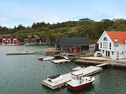 5 Star Holiday Home in Urangsvag