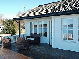Holiday Home in Tomrefjord