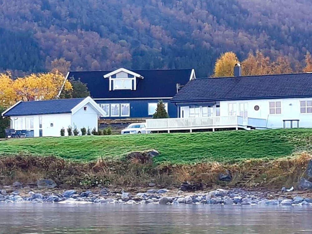 Holiday Home in Tomrefjord