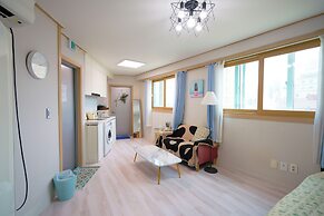 Sweet Stay at Joy's