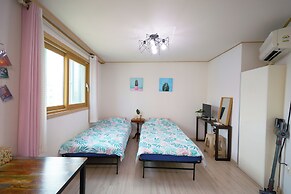 Sweet Stay at Joy's