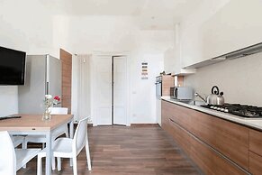 Isola View Renovated Apartment