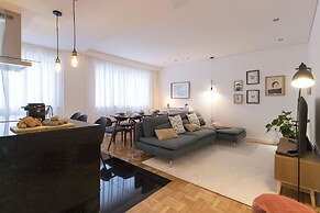Bruno's Downtown Apartment