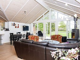 5 Star Holiday Home in Allingabro