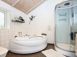5 Star Holiday Home in Allingabro