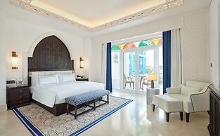 Hilton Salwa Beach Resort & Villas
