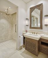 Hilton Salwa Beach Resort & Villas
