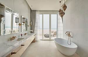 Hilton Salwa Beach Resort & Villas