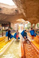 Hilton Salwa Beach Resort & Villas