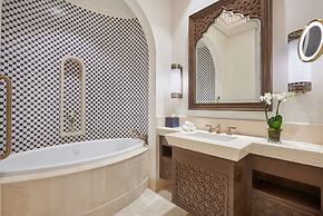 Hilton Salwa Beach Resort & Villas
