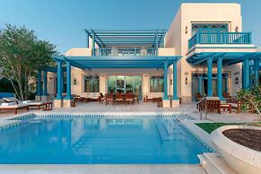 Hilton Salwa Beach Resort & Villas