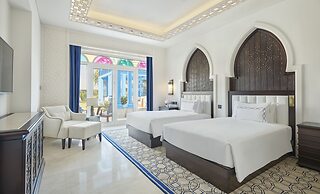 Hilton Salwa Beach Resort & Villas
