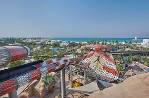 Hilton Salwa Beach Resort & Villas