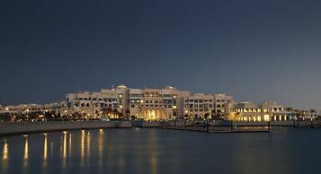 Hilton Salwa Beach Resort & Villas
