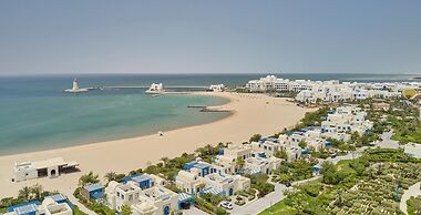 Hilton Salwa Beach Resort & Villas