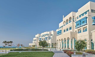 Hilton Salwa Beach Resort & Villas