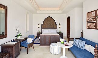 Hilton Salwa Beach Resort & Villas