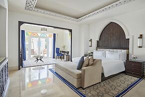 Hilton Salwa Beach Resort & Villas