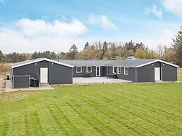 5 Star Holiday Home in Oster Assels