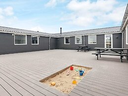 5 Star Holiday Home in Oster Assels