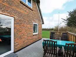 6 Person Holiday Home in Ulfborg