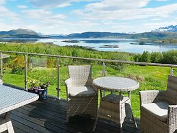 7 Person Holiday Home in Skutvik