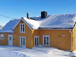 7 Person Holiday Home in Skutvik