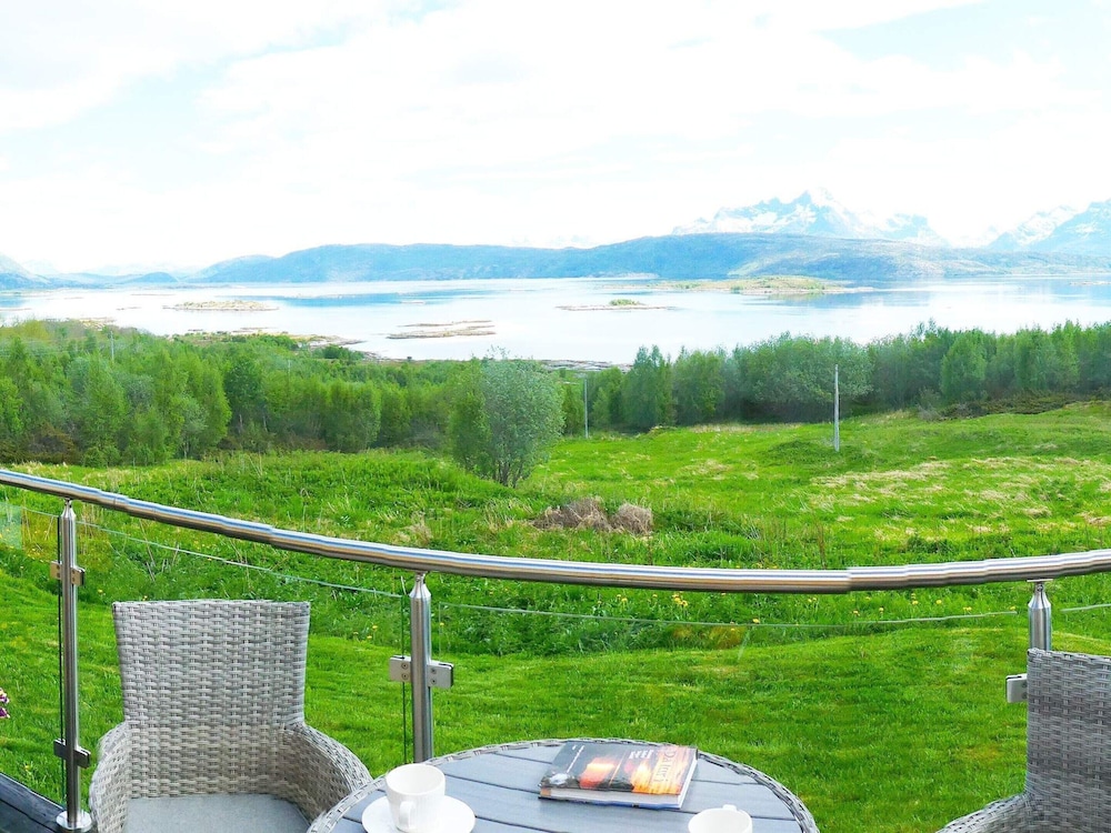7 Person Holiday Home in Skutvik