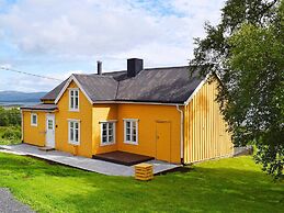 7 Person Holiday Home in Skutvik