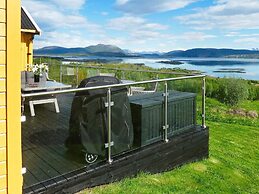 7 Person Holiday Home in Skutvik