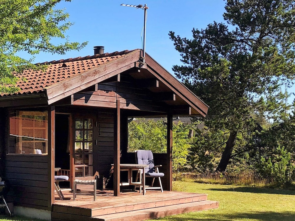 Charming Coastal Retreat-by Traum