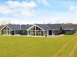 5 Star Holiday Home in Hojslev