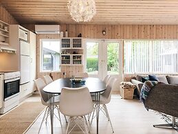 8 Person Holiday Home in Vaeggerlose