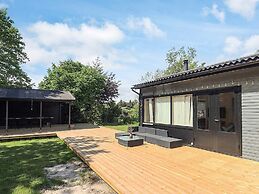 8 Person Holiday Home in Vaeggerlose