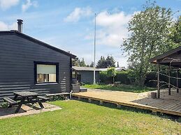 8 Person Holiday Home in Vaeggerlose