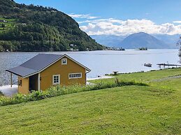 6 Person Holiday Home in Oystese