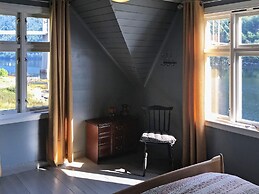 6 Person Holiday Home in Oystese