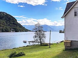 6 Person Holiday Home in Oystese