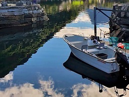 10 Person Holiday Home in Midsund