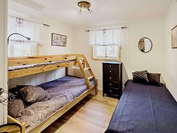 10 Person Holiday Home in Midsund