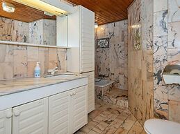 10 Person Holiday Home in Hojer